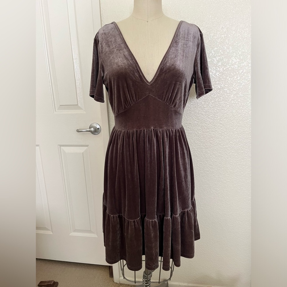 Wishlist V-Neck Tie Back Tiered Velvet Dress